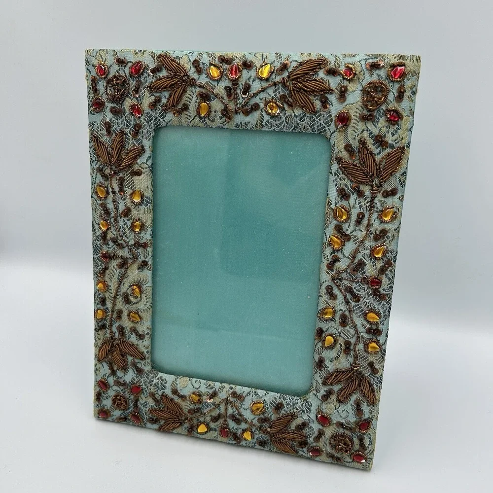 Beaded Embroidered‎ Fabric 4'' x 6'' Picture Frame